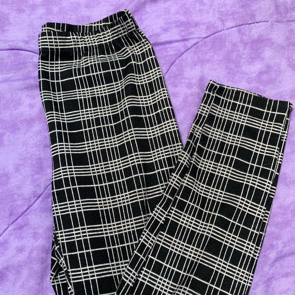Black and white striped leggings